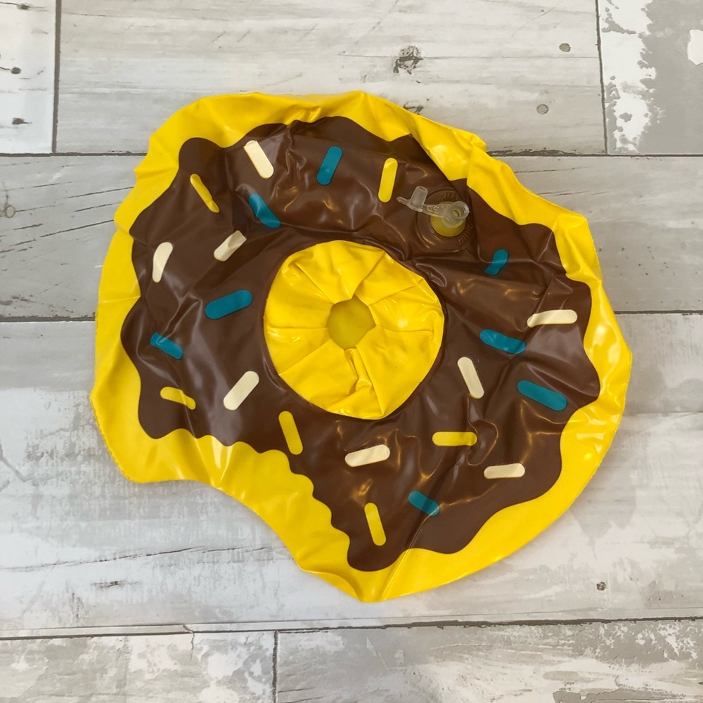 Inflatable drink Holder: Donut